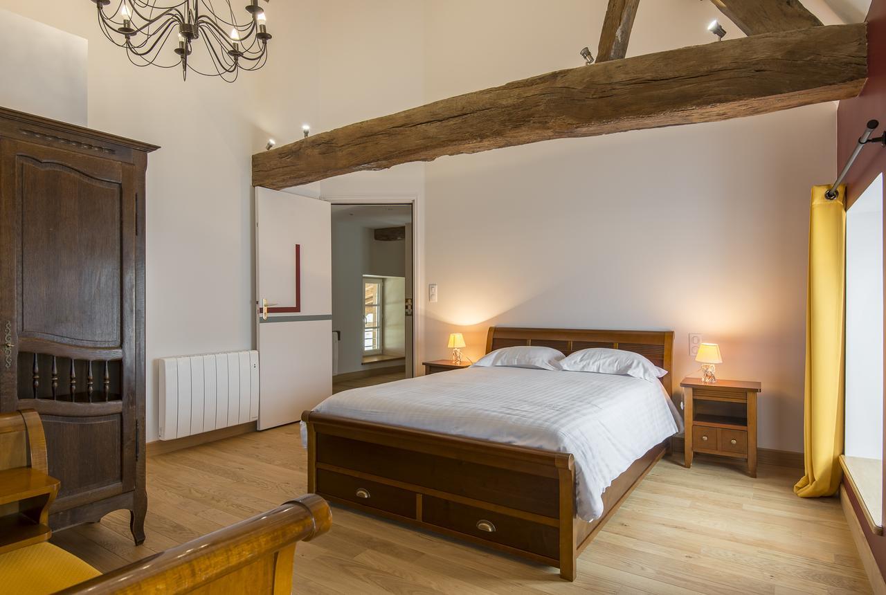 Bed and breakfast Le Logis D'Azé Extérieur photo